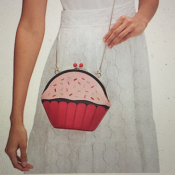 ♠️KATE SPADE - TAKE THE CAKE CUPCAKE CBDY (NWT) - Picture 5 of 11